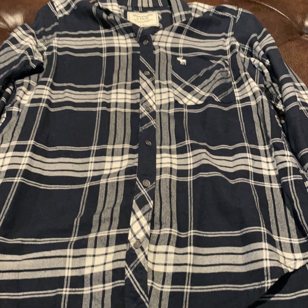 Abercrombie & Fitch women’s navy plaid shirt - Picture 7 of 8